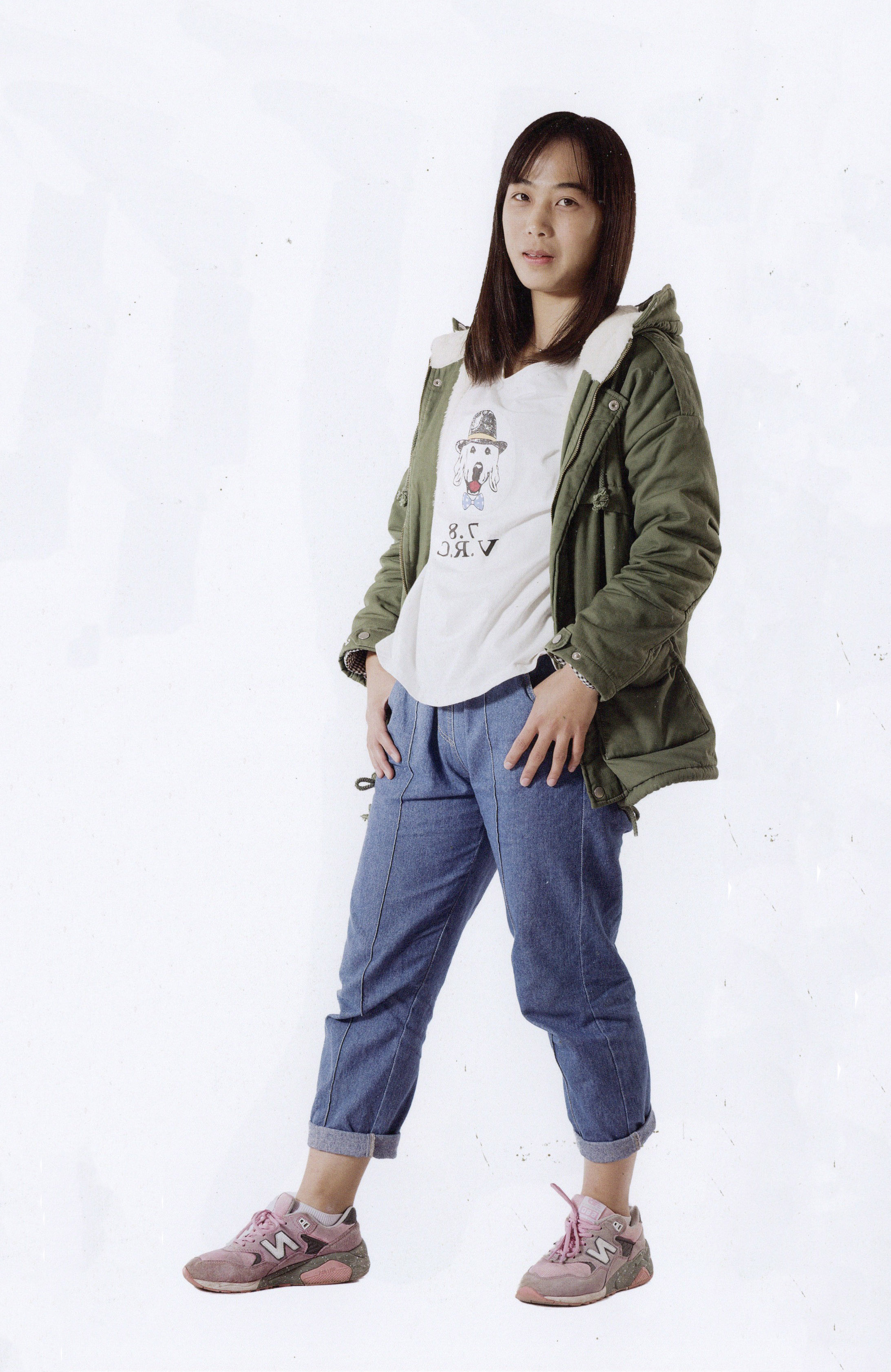 照片 速写照片 女青年 站姿